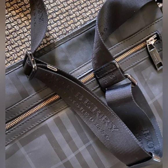 BURBERRY Black Check Messenger Bag w/LOGO Strapping/italian made🎁EUC - Picture 4 of 13